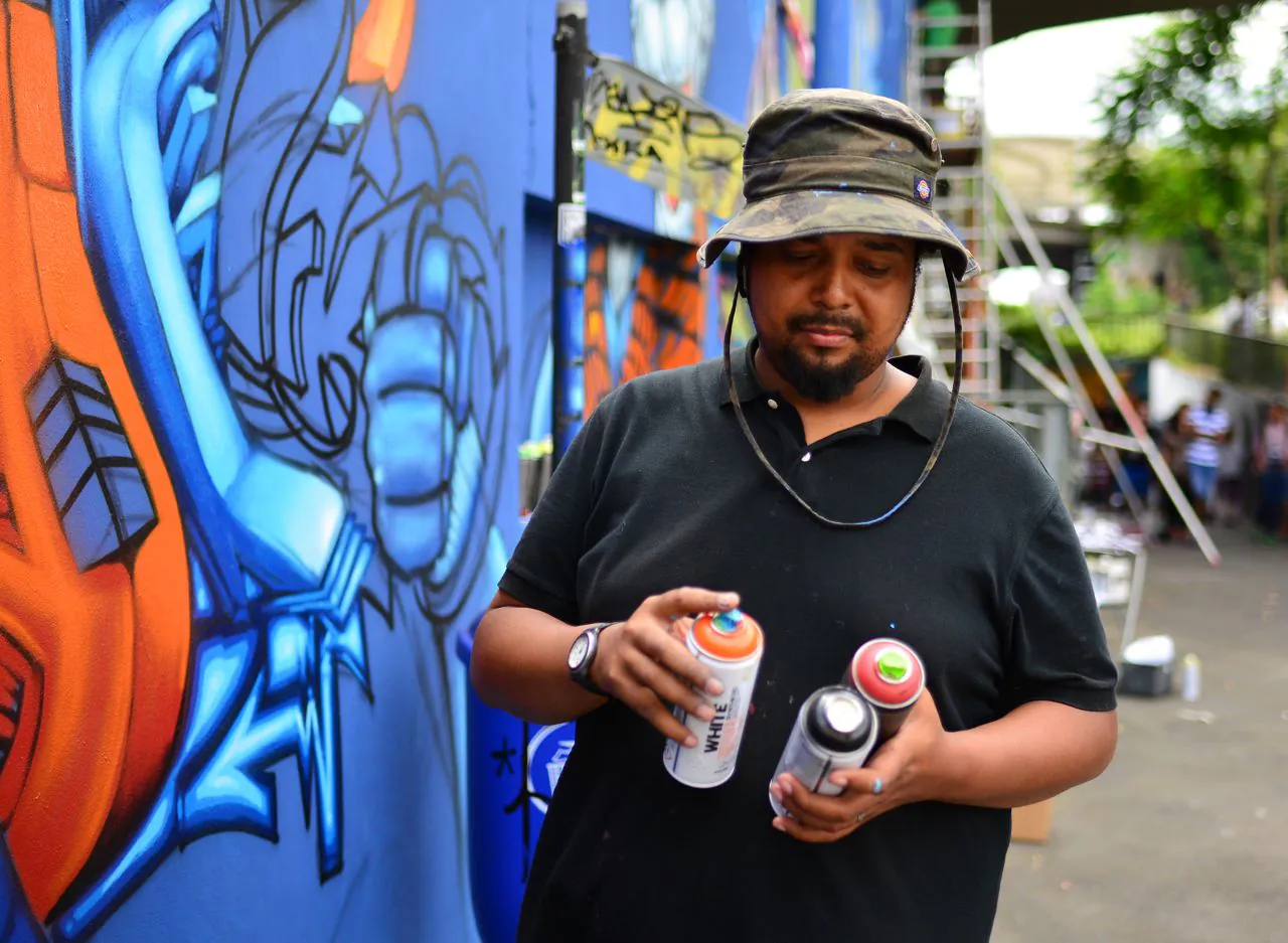 18588039010 12689a0b15 k - Meeting of Styles: International Street Art & Graffiti