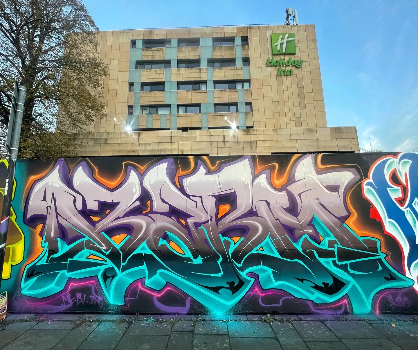 9A163527 6851 401D 8915 33E0514B5BE6