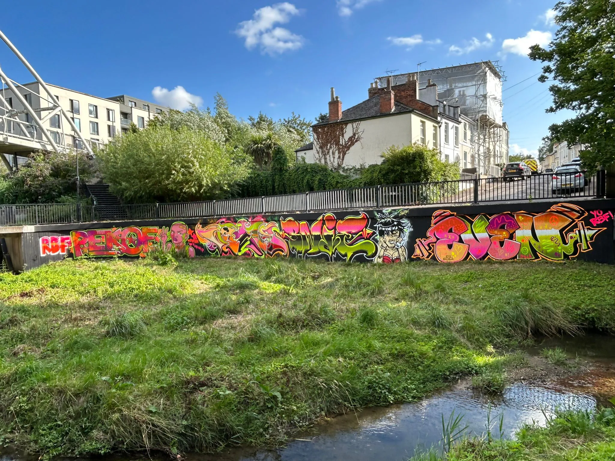 e701e366 693d 4055 ad08 308e304eafdf