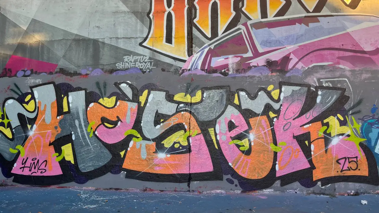 photo 5800761600410503648 y - Meeting of Styles: International Street Art & Graffiti