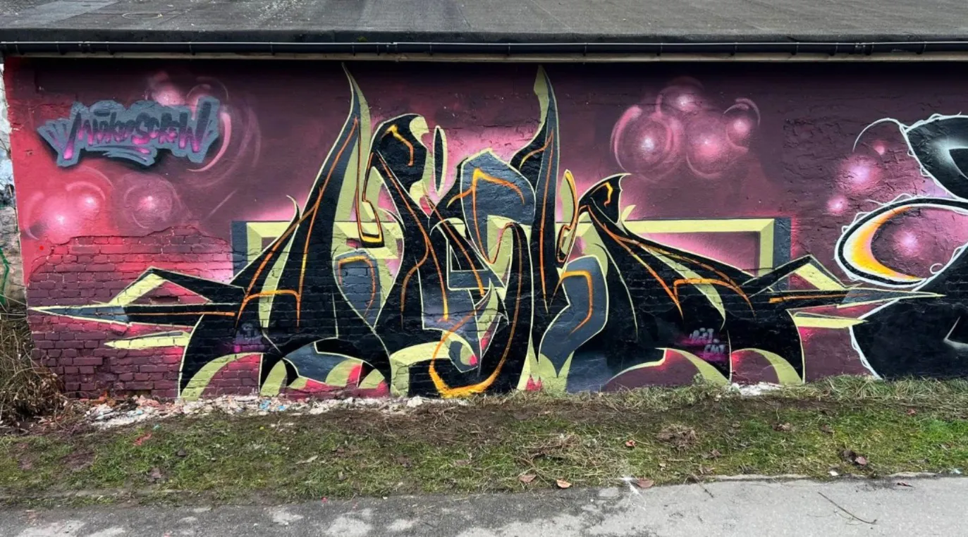 123
